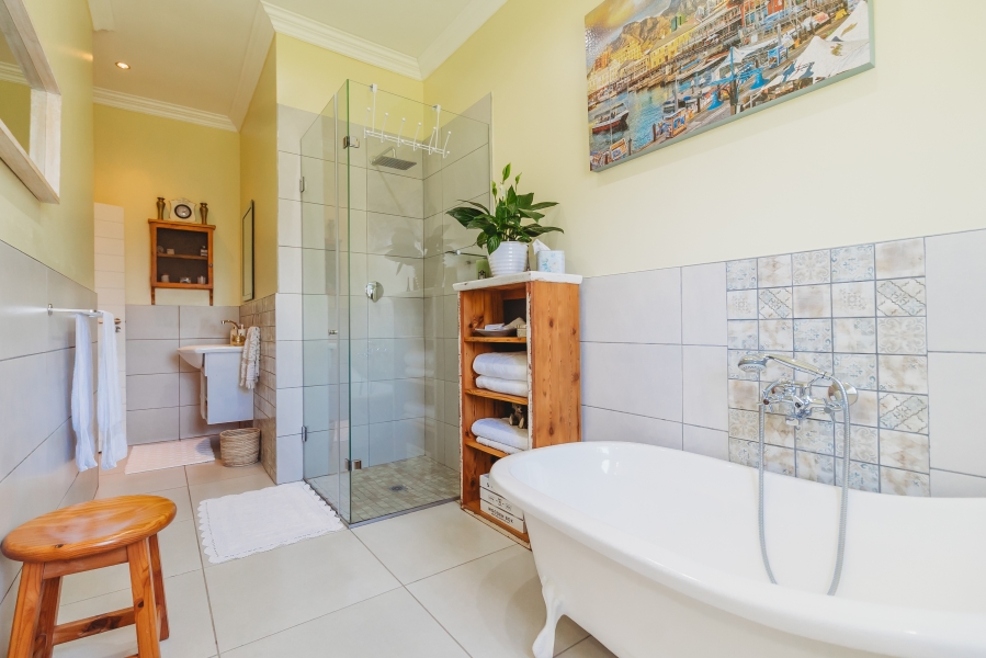 5 Bedroom Property for Sale in Heather Park Western Cape